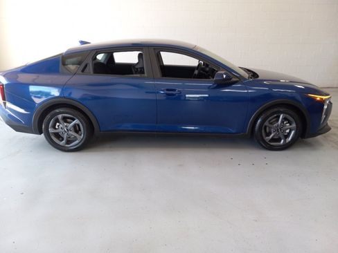 Used 2025 Kia K4 FWD image 2