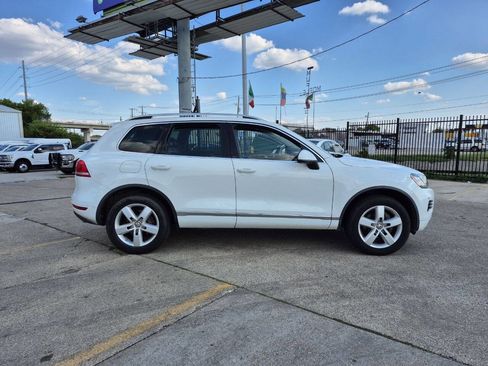 Used 2014 Volkswagen Touareg TDI image 5