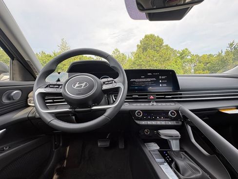 New 2026 Hyundai Elantra Limited FWD image 14