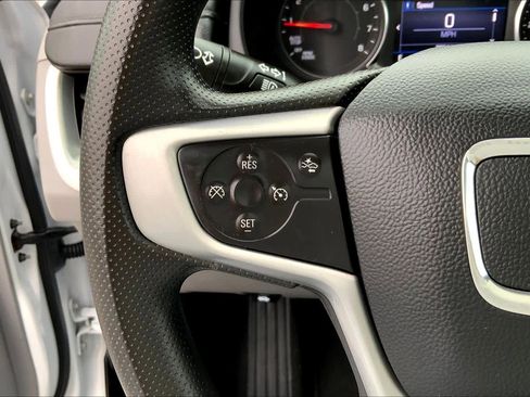 Used 2022 GMC Terrain SLE w/ Driver Convenience Package image 19