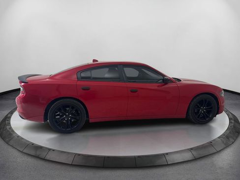 Used 2016 Dodge Charger SXT RWD image 4