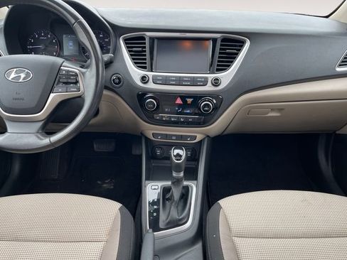 Used 2022 Hyundai Accent Limited image 11