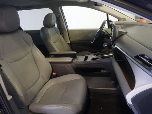 Used 2024 Toyota Sienna XLE w/ XLE Plus Package AWD/4WD image 27