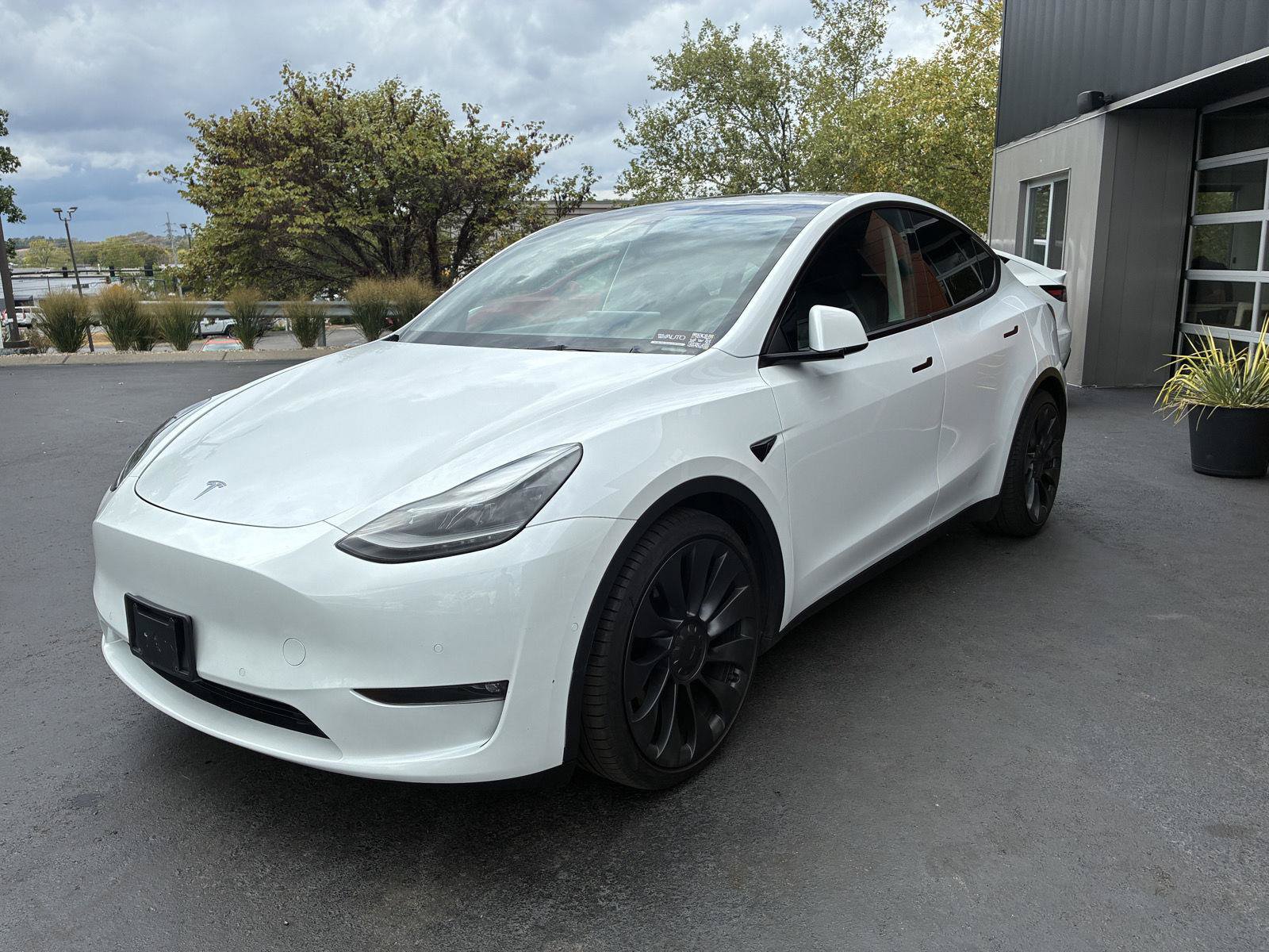 Used 2022 Tesla Model Y Performance AWD/4WD image 24