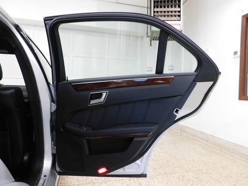 Used 2013 Mercedes-Benz E 350 4MATIC Sedan image 88