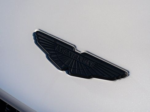 Used 2023 Aston Martin DBS Volante image 21