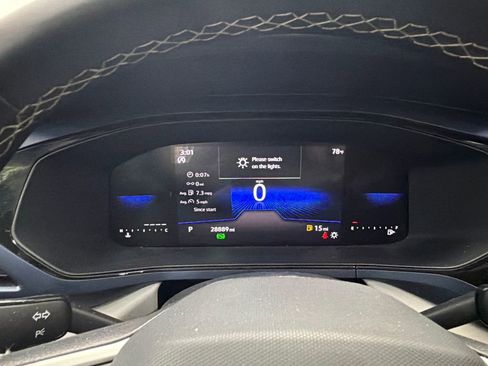 Used 2024 Volkswagen Taos SE image 28