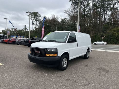 Used 2023 GMC Savana 2500 w/ Driver Convenience Package image 12