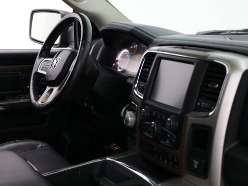 Used 2017 RAM 1500 Laramie w/ Convenience Group AWD/4WD image 45