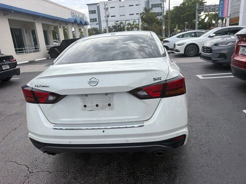 Used 2021 Nissan Altima 2.5 SR w/ SR Premium Package FWD image 9