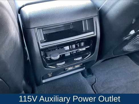 Used 2023 Jeep Grand Cherokee Altitude AWD/4WD image 19