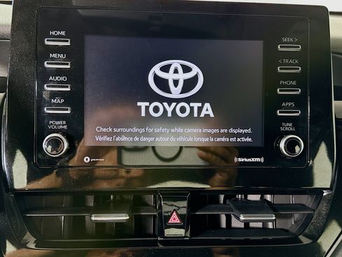 Used 2022 Toyota Camry SE image 18