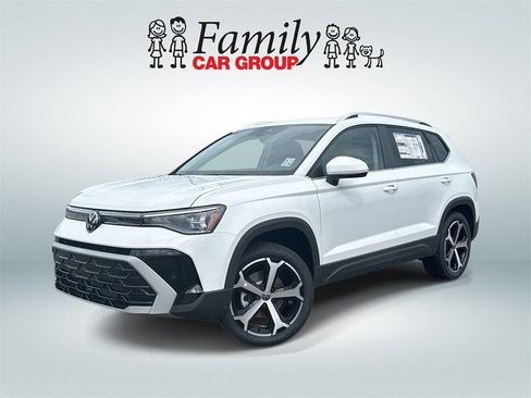 Used 2025 Volkswagen Taos SEL AWD/4WD image 1
