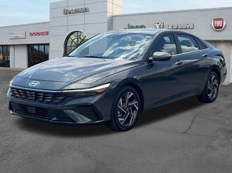 Used 2024 Hyundai Elantra SEL w/ Convenience Package FWD video 3