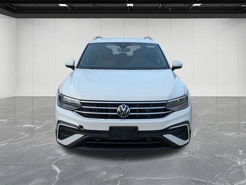Used 2022 Volkswagen Tiguan SE image 8