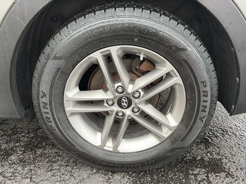 Used 2017 Hyundai Santa Fe Sport image 18
