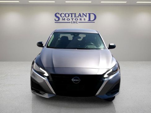Used 2024 Nissan Altima 2.5 SV FWD image 3