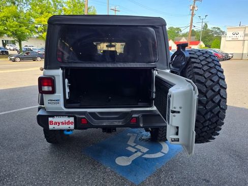 Used 2023 Jeep Wrangler Unlimited w/ 8.4" Radio Group AWD/4WD image 33