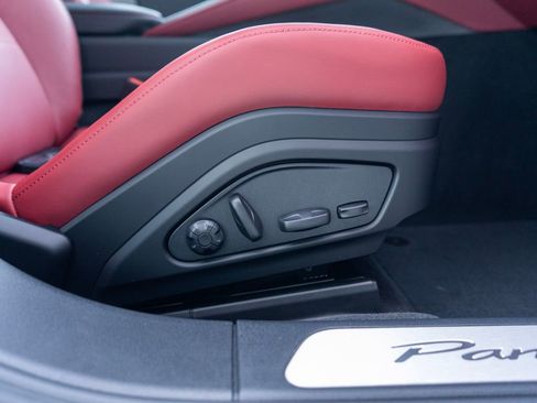 Used 2026 Porsche Panamera 4 E-Hybrid AWD/4WD image 33