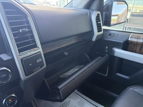 Used 2020 Ford F150 Lariat RWD image 21