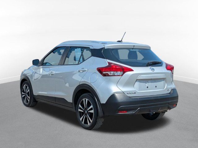 Used 2018 Nissan Kicks SV FWD image 4