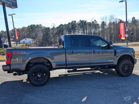 Used 2019 Ford F250 Lariat w/ Lariat Ultimate Package image 4