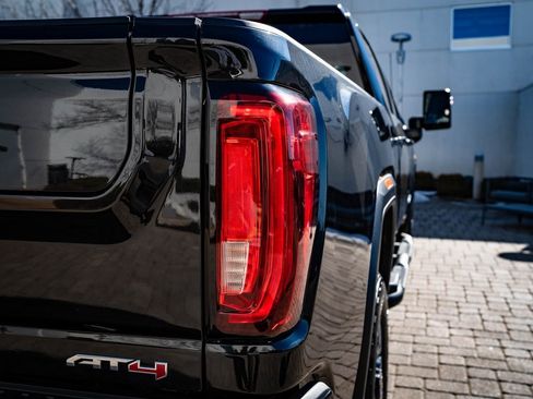 Used 2023 GMC Sierra 2500 AT4 w/ Gooseneck/5TH Wheel Package image 9