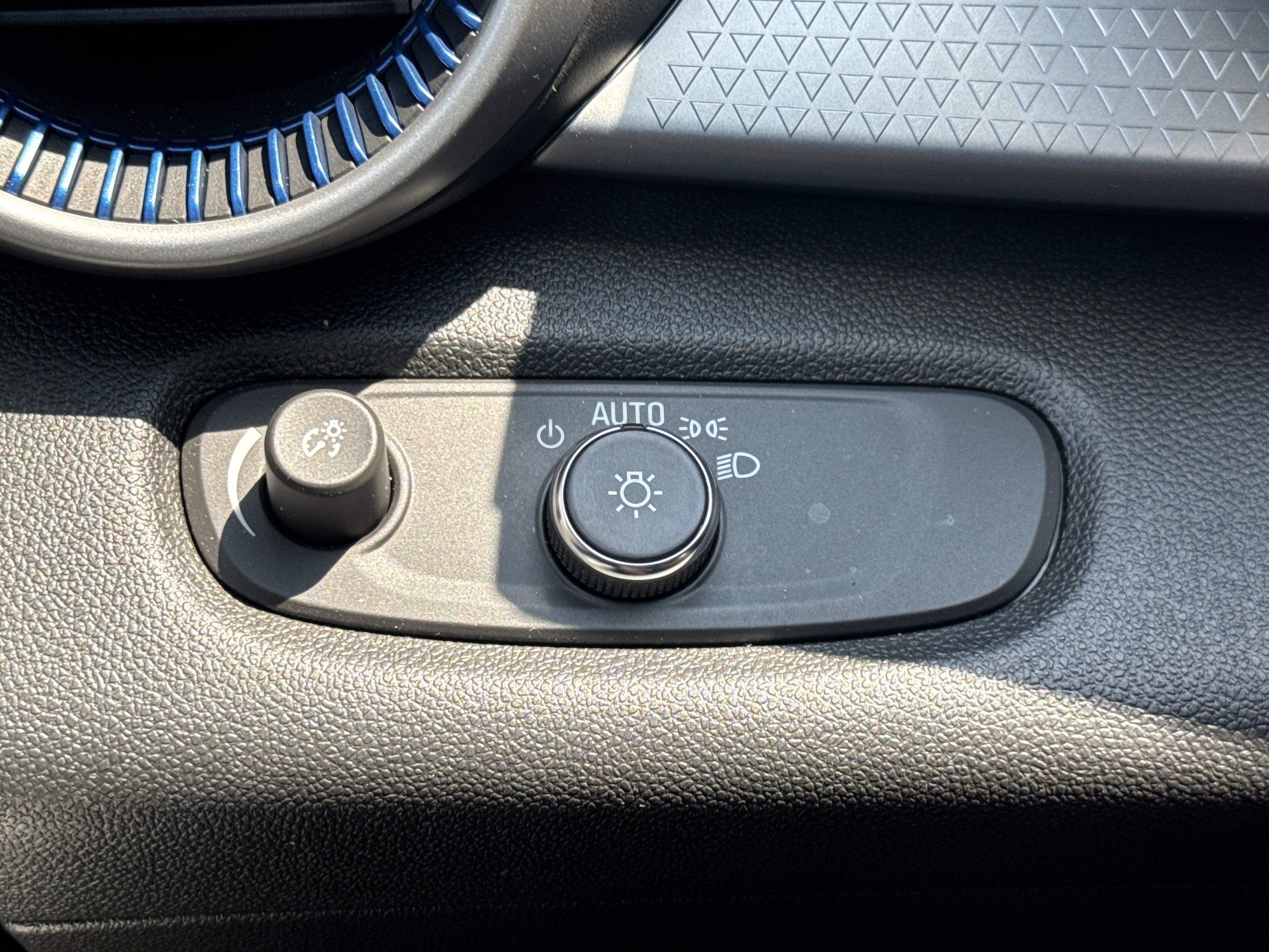 Used 2025 Chevrolet Trax LS FWD image 14