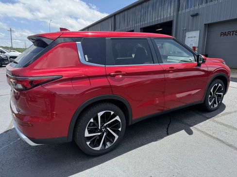 Used 2024 Mitsubishi Outlander SE FWD image 4
