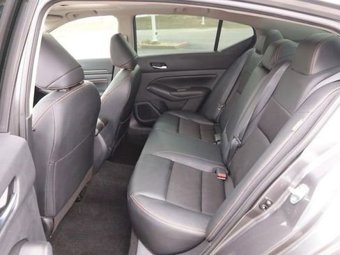 Used 2022 Nissan Altima 2.5 SR w/ Midnight Edition Package image 10