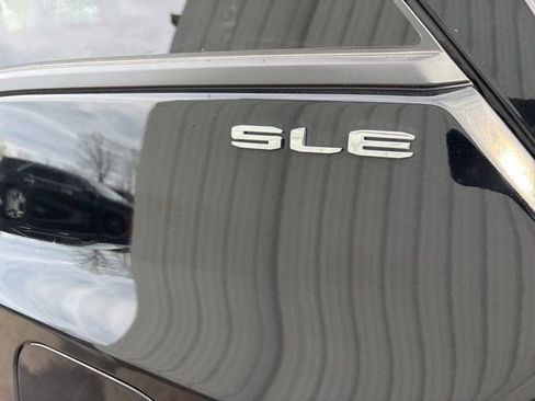 Used 2024 GMC Terrain SLE w/ Driver Convenience Package image 49