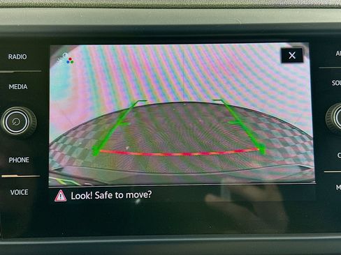 Used 2023 Volkswagen Taos SE image 21