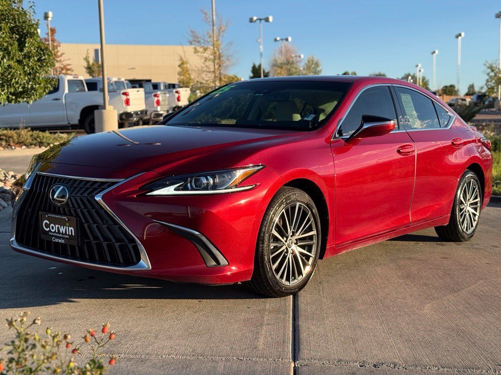 Used 2025 Lexus ES 300h w/ Premium Package FWD image 3