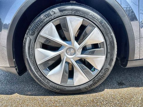 Used 2023 Tesla Model Y Long Range AWD/4WD image 14