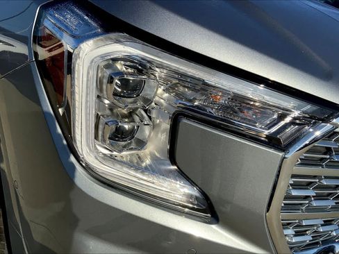 Used 2024 GMC Terrain Denali w/ Denali Premium Package image 23