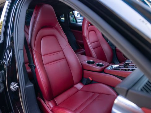 Used 2020 Porsche Panamera image 53