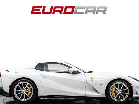 Used 2022 Ferrari 812 GTS RWD image 8