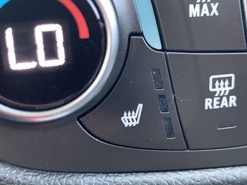 Used 2018 Chevrolet Equinox LT FWD image 27