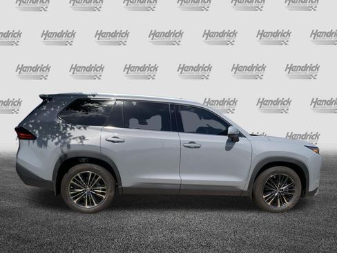 Used 2026 Toyota Grand Highlander AWD Hybrid image 11