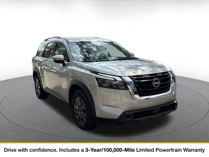 Used 2025 Nissan Pathfinder SV