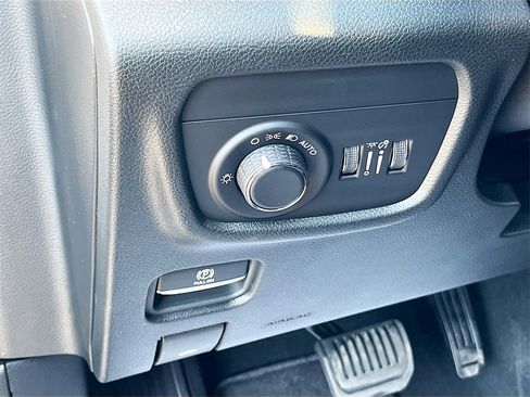 New 2025 Jeep Grand Cherokee L Altitude image 10