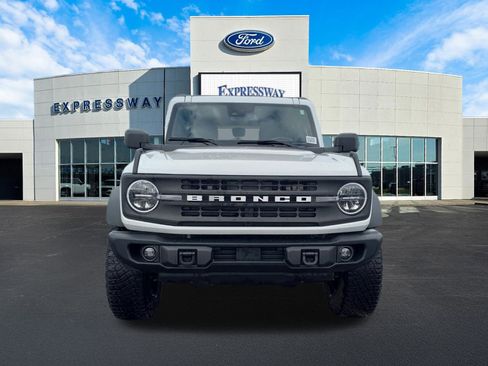 Used 2023 Ford Bronco Black Diamond w/ Sasquatch Package image 3