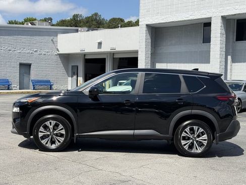 Used 2023 Nissan Rogue SV FWD image 2