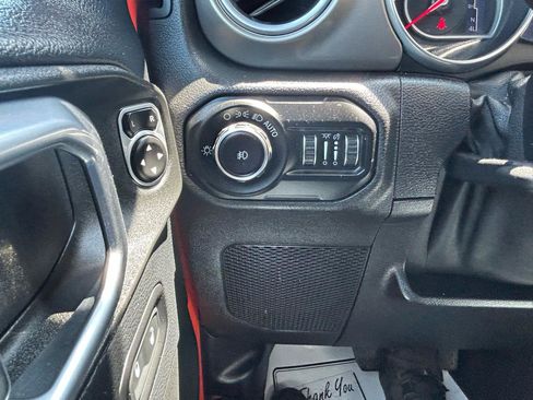 Used 2018 Jeep Wrangler Unlimited Rubicon w/ LED Lighting Group AWD/4WD image 30