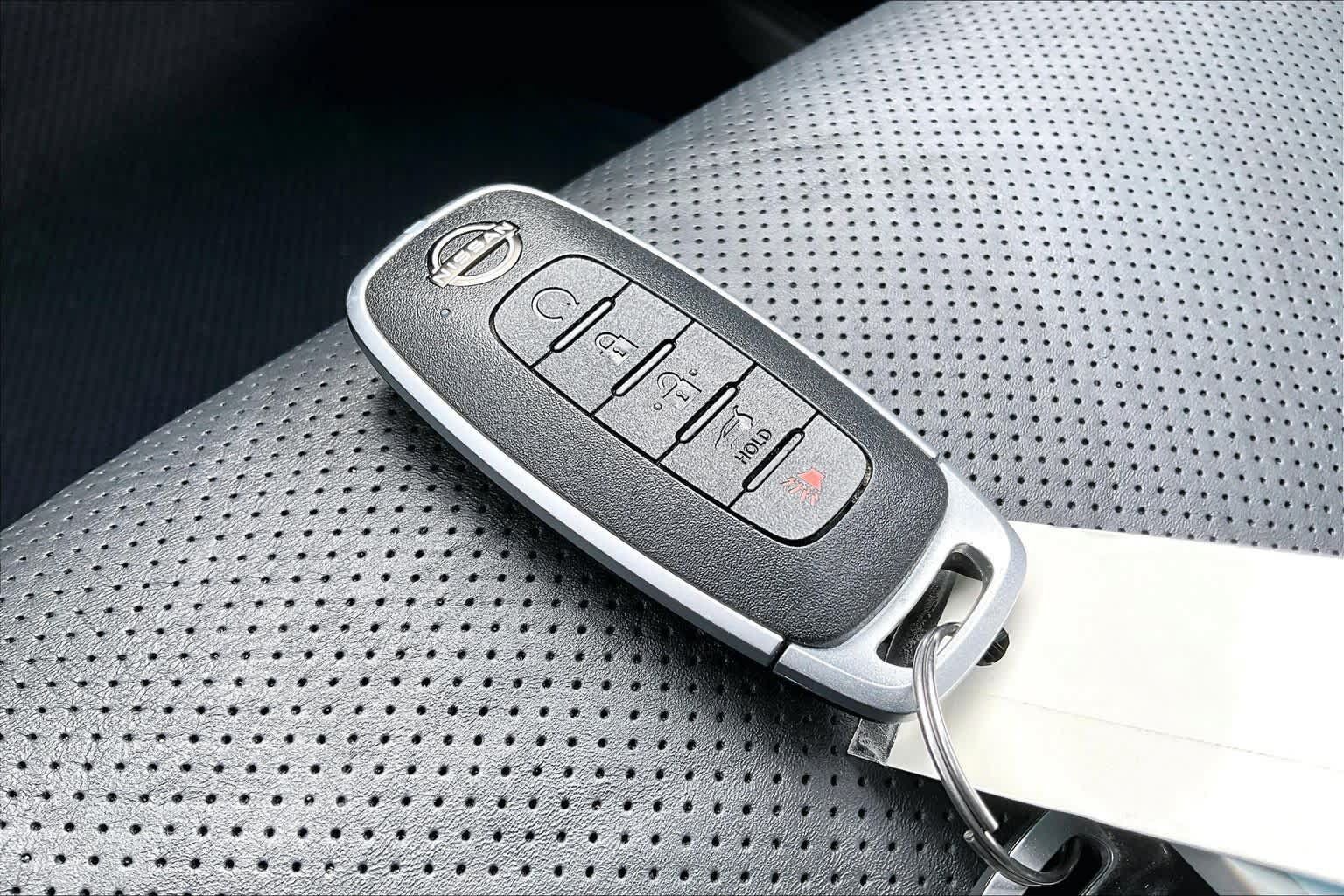 Used 2023 Nissan Rogue Platinum w/ Platinum Premium Package FWD image 15