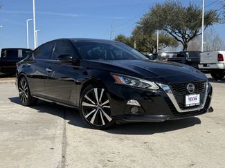 Used 2019 Nissan Altima 2.5 Platinum video 2
