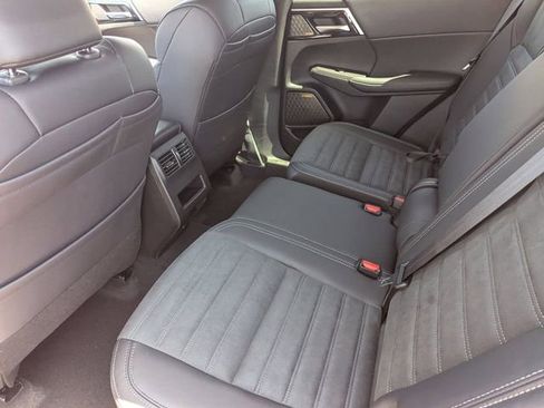 New 2026 Mitsubishi Outlander SE FWD image 10