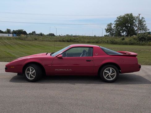 Used 1987 Pontiac Firebird Coupe RWD image 2