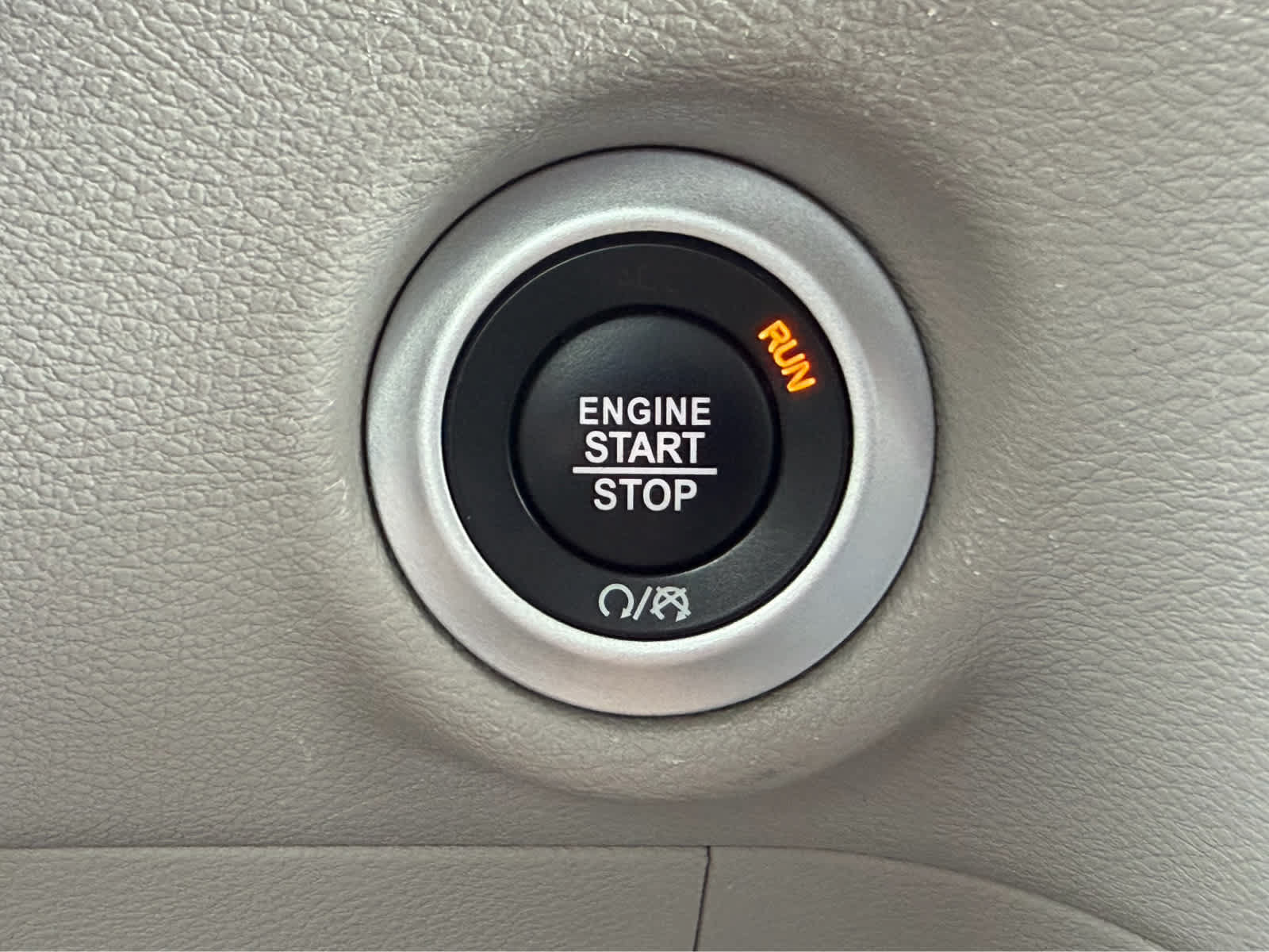 Used 2024 Chrysler Pacifica Touring-L FWD image 28
