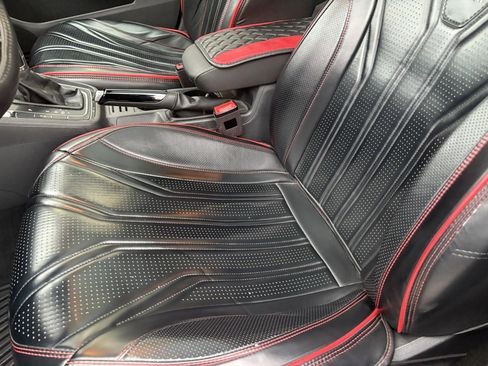 Used 2019 Volkswagen Golf SE w/ Driver Assistance Package image 12